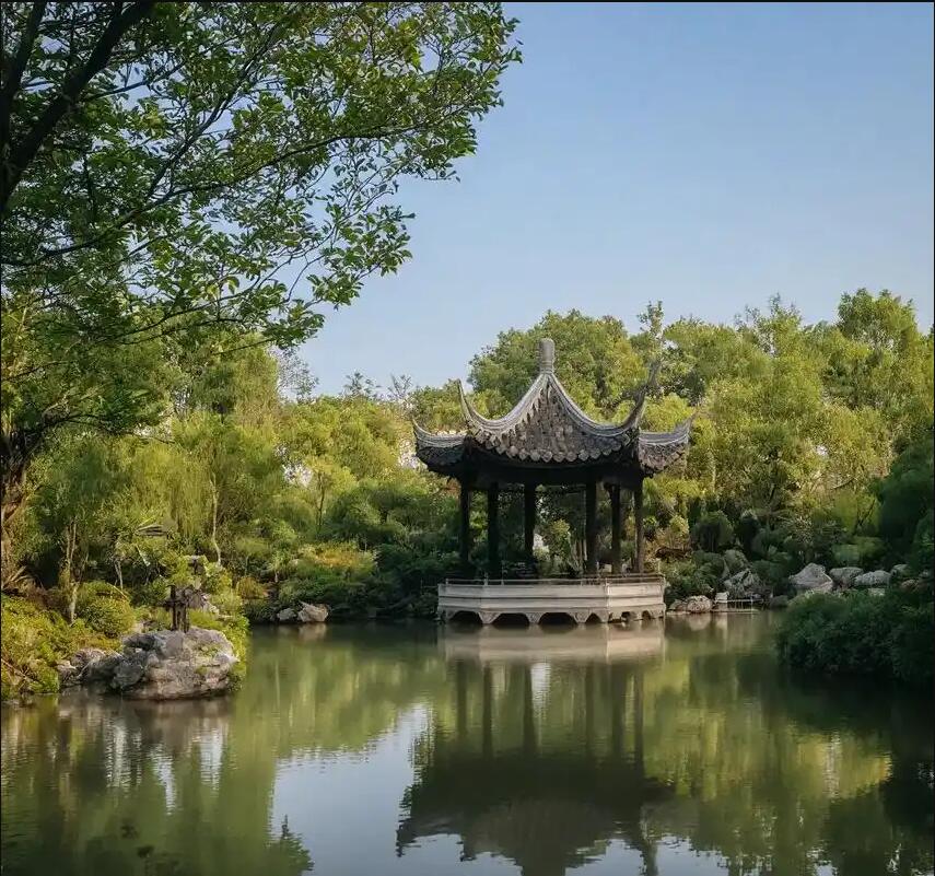 鹤岗东山芷卉餐饮有限公司